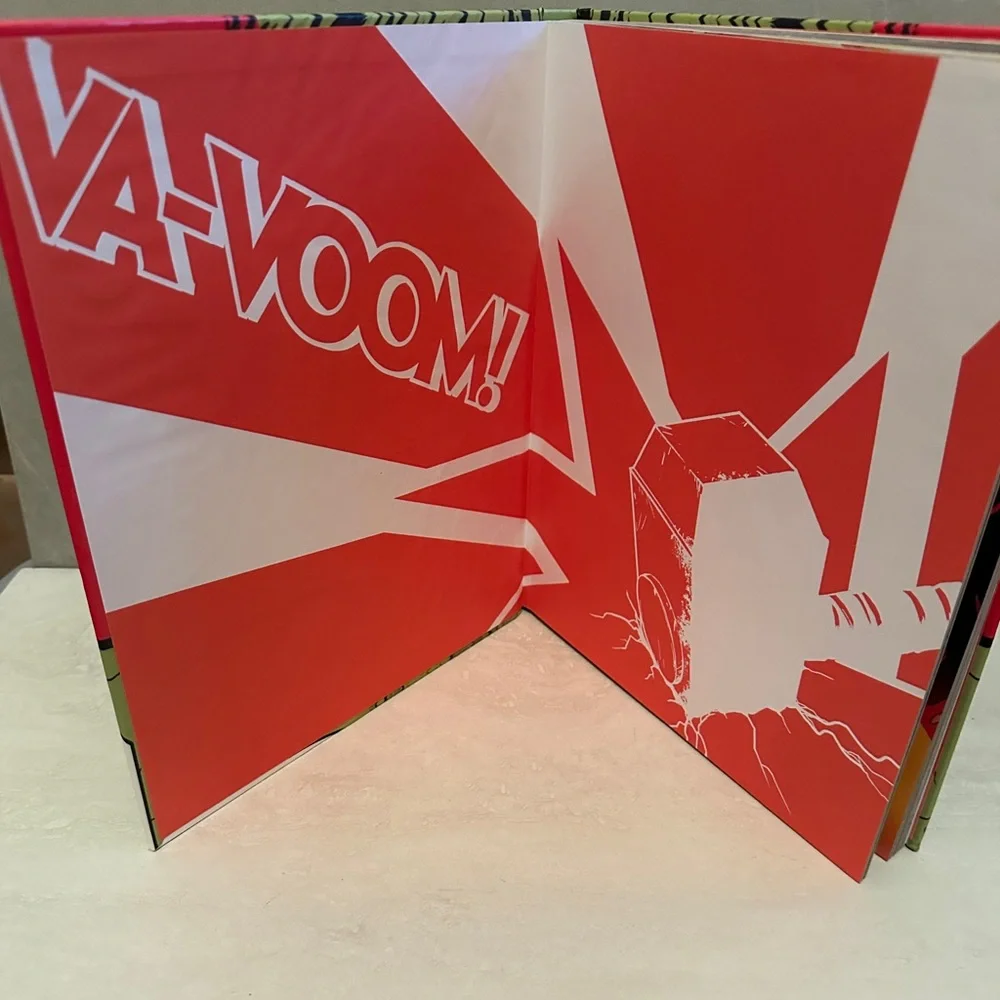 MARVEL Absolutely Everything You Need to Know HARDCOVER - Picture 4 of 6